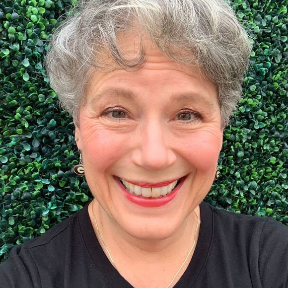 Meet your Posher, Debbie - Picture 1 of 1